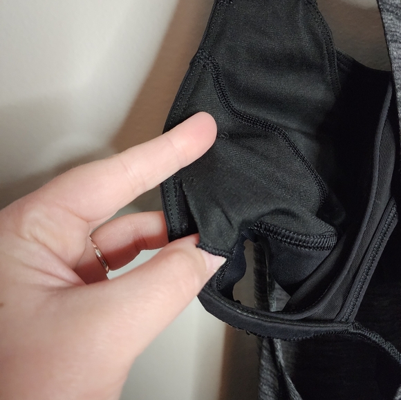 Lululemon Glide and Slide Tank with Built in Bra (NO Pads), Grey/Black, Size 6 - Picture 8 of 13